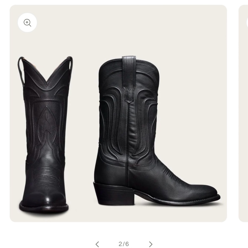 Black cowgirl boots.